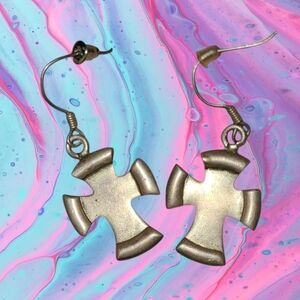 Vintage sterling silver cross earrings (pic is enlarged)